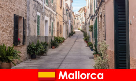 Surga bagi wisatawan olahraga di Mallorca di alam lanskap dan pantai