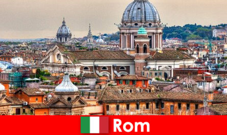 Kota kosmopolitan Roma dengan banyak gereja dan Kapel merupakan titik kontak bagi orang asing