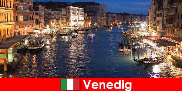 Venice kota dengan gondola dan berbagai harta karun seni