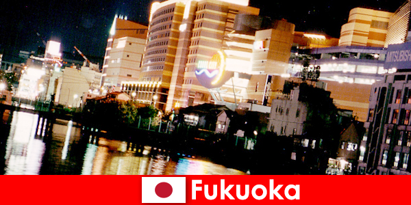 Fukuoka banyak klub malam, klub malam atau restoran adalah tempat pertemuan teratas bagi wisatawan