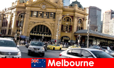 Pasar terbuka terbesar di Melbourne di belahan bumi selatan tempat pertemuan bagi orang asing