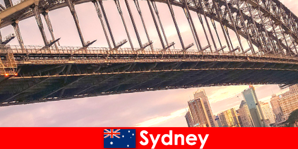 Sydney dengan jembatannya adalah destinasi yang sangat populer bagi wisatawan Australia