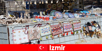 Pengalaman berjalan-jalan untuk orang asing di distrik bazar Izmir Turki