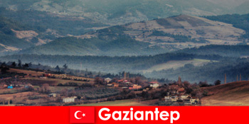 Rute hiking dengan tur berpemandu melalui gunung dan lembah di Gaziantep Turki