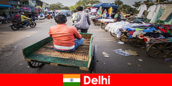 Liburan di luar negeri Jalan-jalan yang sibuk dan banyak keramaian dan hiruk pikuk menjadi ciri Delhi di India