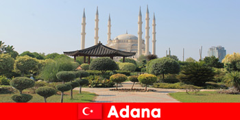 Perjalanan pendidikan sejarah bagi wisatawan dari luar negeri ke Adana Turki