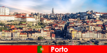 Perjalanan musim semi ke Porto Portugal untuk wisatawan dengan kereta api