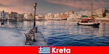 Spesialisasi dan gaya hidup yang lezat menemukan wisatawan di Kreta Yunani
