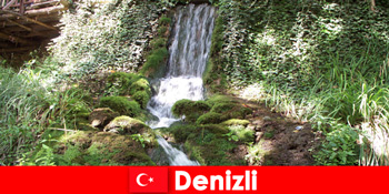 Wisatawan alam mengunjungi tempat-tempat unik di Denizli Turki