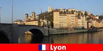 Temukan tempat-tempat populer dan masakan klasik di Lyon Prancis